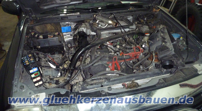 Abgerissene Glhkerze ausbauen aus
                          Suzuki Vitara mit 2.0 / 2.2 16V Motor